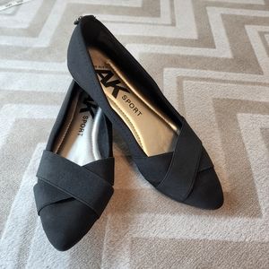 Anne Klein 6M Black Flat Shoes